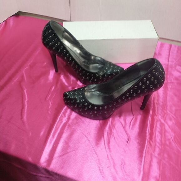 Colin Stuart Women Black Heels 8.5. Condition is Pre-owned.  - Picture 13 of 13